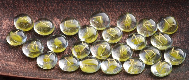 runes-2489001_1920-pixabay